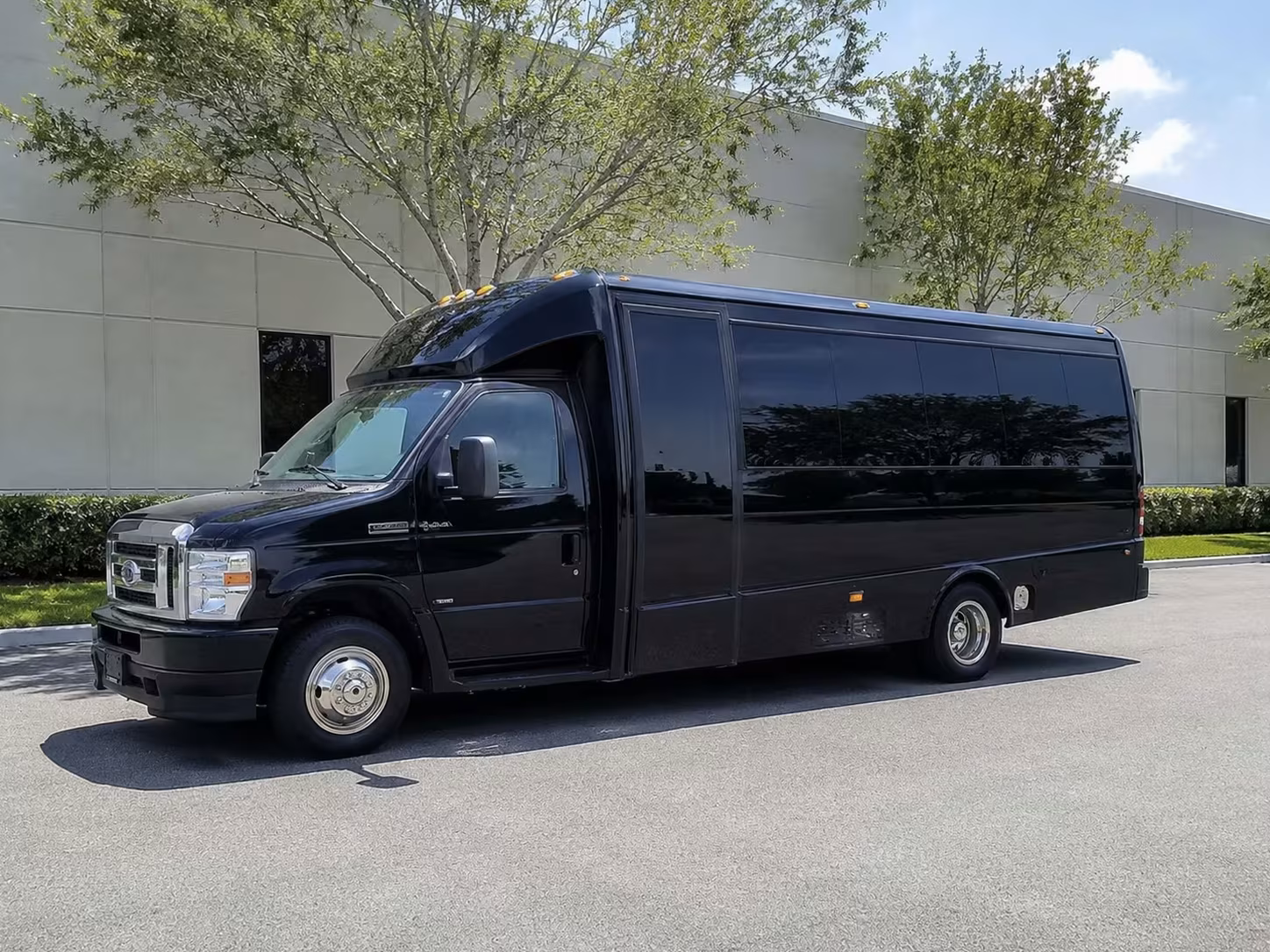 minibus and charter bus rentals for durham airport groups